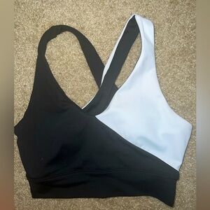 The cutest sports bra ever!Tags just taken off never worn🖤